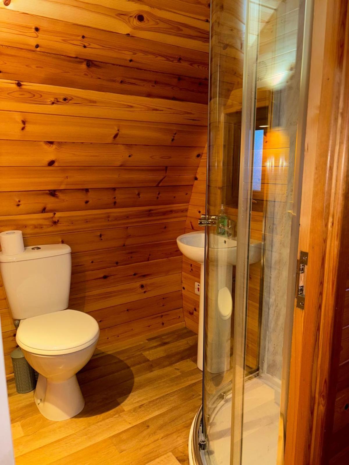 Вілла Emlagh, Self Catering Glamping Pods Кілкі Екстер'єр фото